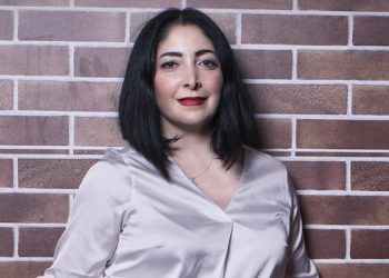 “Uscita d’emergenza”, teatro e musica si incontrano nello spettacolo di Giovanna Luisi