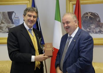 Visita istituzionale, Marsilio: “Lavoriamo per scambi economici e culturali con Precarpazia”