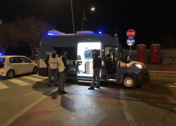 Alcol test e unità cinofile ai posti di blocco, ritirate 4 patenti