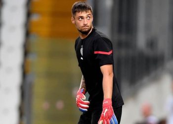 Brutta caduta durante partita, infortunio per il portiere della under 21 e del Pescara Alessandro Plizzari