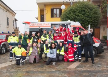 Volontari, associazioni e artisti insieme a riempire e colorare il “Borgo incantato”