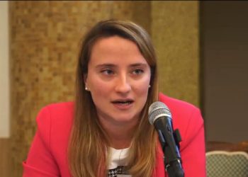 La studentessa UniTe Camilla Smoglica vince premio per miglior tesi ambito biomedico