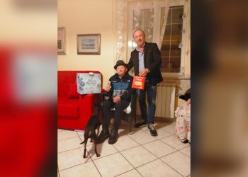 Pacchi dono ai 498 ultraottantenni della città dal Comune di Manoppello