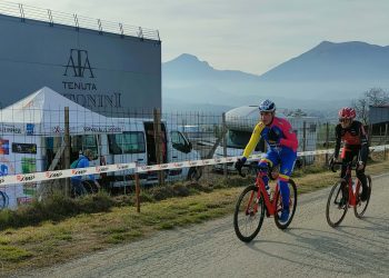 Ciclocross, show tra i vigneti per il Gran Premio Vini Monzon-Tenuta Antonini