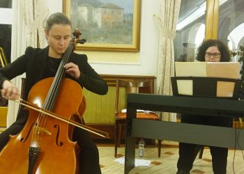 Osservare il mondo attraverso la musica: grande successo per Gemma Pedrini, violoncellista non vedente