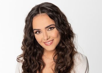 “Vola vola vola” compie 100 anni e rivive con la cantante teramana Gloria Scipione