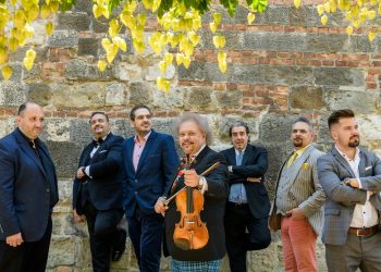 Lakatos e il suo ensemble accendono il concerto di Natale dei Solisti aquilani