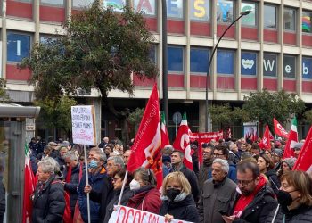 La Cgil in piazza a Pescara contro la legge di bilancio (Fotogallery)