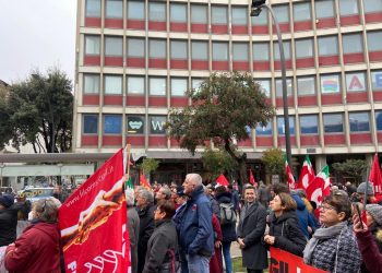 La Cgil in piazza a Pescara contro la legge di bilancio (Fotogallery)