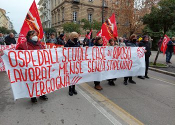 La Cgil in piazza a Pescara contro la legge di bilancio (Fotogallery)