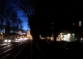 Crisi energia: città al buio e futuro poco ‘luminoso’: si va a ‘corrente alternata’