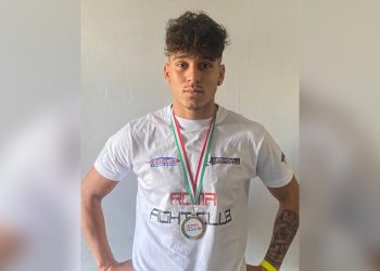 Kick boxing, splendido esordio per il pescarese Spinelli che porta in alto l’Abruzzo