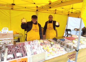 Mercato di Campagna amica, spesa a Km0 alla villa comunale dell’Aquila (Fotogallery)