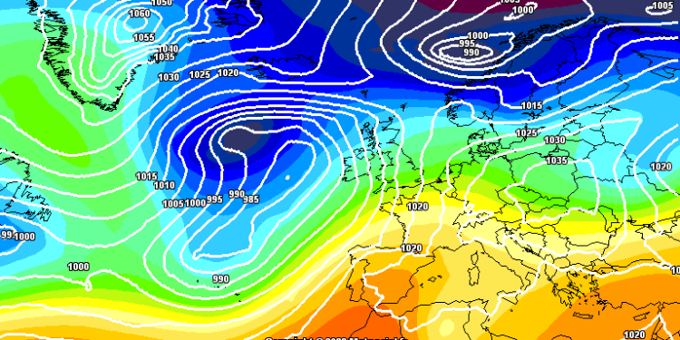 La situazione a 500 hpa prevista da GFS per Domenica 18 Dicembre. Dell'instabilità potrà essere presente in mattinata lungo le coste, ma in via di miglioramento nel pomeriggio.