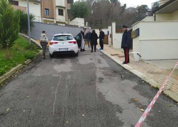 Femminicidio in Abruzzo, uccisa con un’arma da fuoco: preso l’assassino