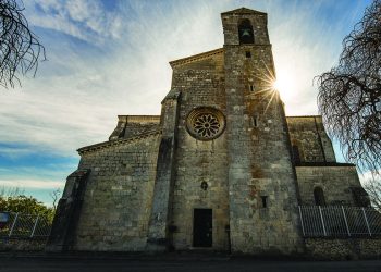 “Schola Cantorum Sancta Maria Arabona” in concerto, emozionante viaggio nella storia della musica