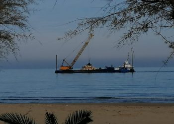 Erosione della costa abruzzese, ripresi i lavori della difesa a Silvi sud