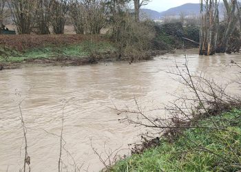 Maltempo, esonda il fiume Aterno: a rischio abitazioni, stalle a campi coltivati