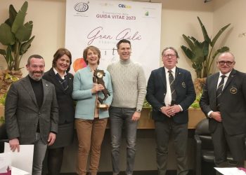Presentata la guida “Vitae” dell’Ais, 68 i vini abruzzesi presenti tra versione cartacea e app