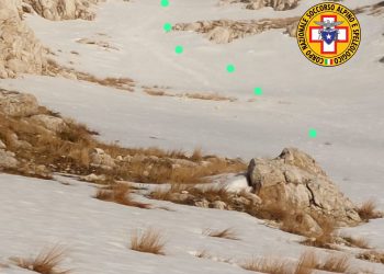 Scivola tra le rocce per oltre 50 metri sul Monte Amaro, alpinista 32enne in ospedale