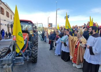 Agricoltura, giornata del ringraziamento: sfilata e benedizione di 50 trattori