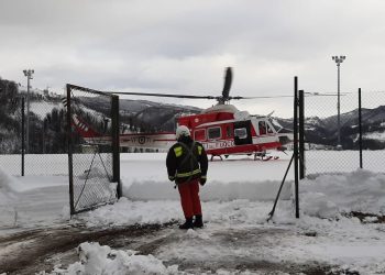 Slavine bloccano sgombraneve, evacuate decine di persone nel Teramano: operazioni in corso