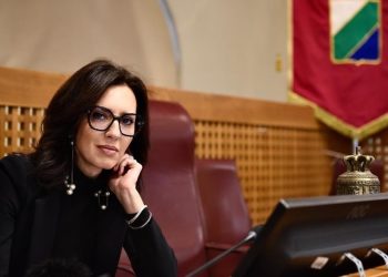 Stop veicoli a Benzina, Bocchino: “Bando auto a combustione, sì all’ambiente no a suicidi economici”