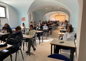 Roseto degli Abruzzi, i carabinieri dialogano con gli studenti del liceo Saffo sulla legalità