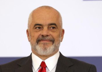 Il premier albanese Rama riceve la Minerva dell’Università d’Annunzio: “Per me grande onore”