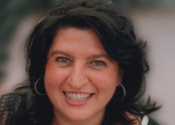 Si sente male mentre entra in chiesa per la messa, muore insegnante di 56 anni