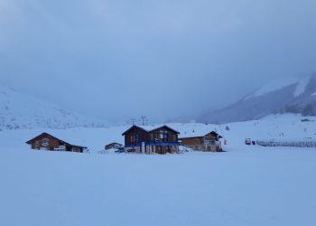 Arriva la neve sull’Altopiano delle Rocche e gli impianti da sci si preparano per il fine stagione