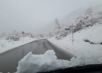 Arriva la neve sull’Altopiano delle Rocche e gli impianti da sci si preparano per il fine stagione