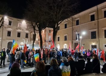Ucraina: sit-in e flash mob all’Aquila: “Noi siamo i partigiani della pace”