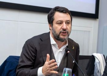 Salvini lavora a una revisione del codice della strada: targa su monopattini e biciclette per maggiore sicurezza