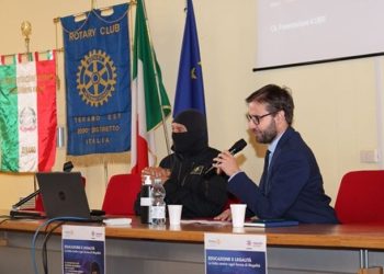 Valori civili e morali al centro dell’incontro tra comandante Alfa e studenti teramani