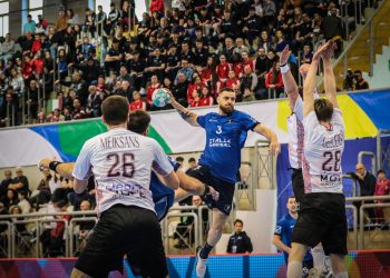 Qualificazioni Euro 2024 maschili pallamano, l’Italia dilaga e batte la Lettonia a Pescara (Video)