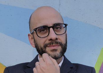 Back to school su Italia 1: il maestro dei vip Oscar Innaurato è abruzzese