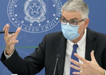 Inchiesta covid Bergamo, Brusaferro (Iss) scettico sui tamponi: “Tutti pensano che servano a qualcosa”