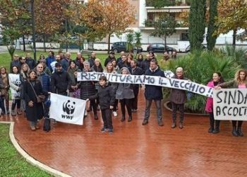 Asilo nel parco pubblico, protesta di residenti e Wwf: “Si cerchi un’altra soluzione”