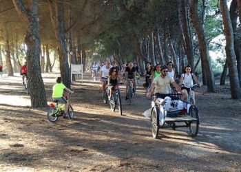 Biciclettata in notturna da Roseto a Giulianova per l’Ora della Terra del Wwf