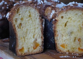 Tutto l’occorrente per una colomba pasquale fatta in casa