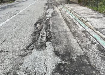 Strade comunali e provinciali dissestate e pericolose a Chieti, la denuncia
