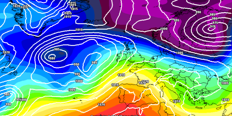 La situazione a 500 hpa vista da GFS per le ore del primo pomeriggio di Domenica 12 Marzo. Sull'Abruzzo cielo tra variabile e nuvoloso con qualche fenomeno sparso