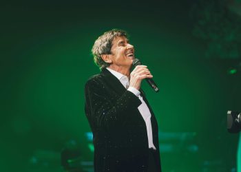 Gianni Morandi annuncia le date estive: tappa a Giulianova venerdì 18 agosto