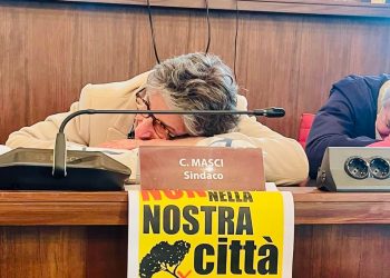 Flash mob del coordinamento “!non nella nostra città” nel Comune di Pescara