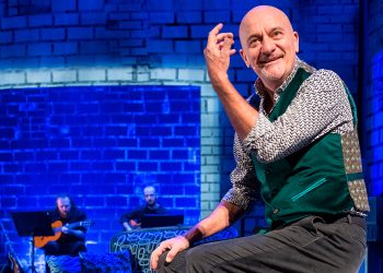 Al Teatro dei Marsi Claudio Bisio in “La mia vita raccontata male”