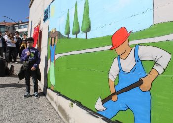 Murales a Casoli, opere d’arte per un progetto sociale di incontro fra generazioni