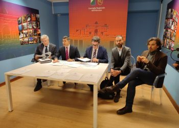 “Il Pnrr per la sanità è in ritardo”, il centrosinistra: “Oltre 3 milioni revocati alla Giunta lenta”