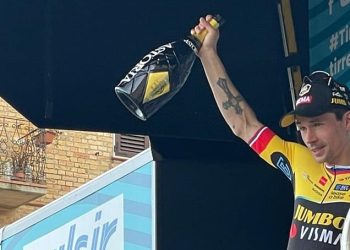 Ciclismo, Tirreno-Adriatico: Roglic vince la 4/a tappa, precede Alaphilippe e Yates