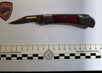 Si presenta al pronto soccorso con un coltello a serramanico,  46enne abruzzese denunciato dalla polizia